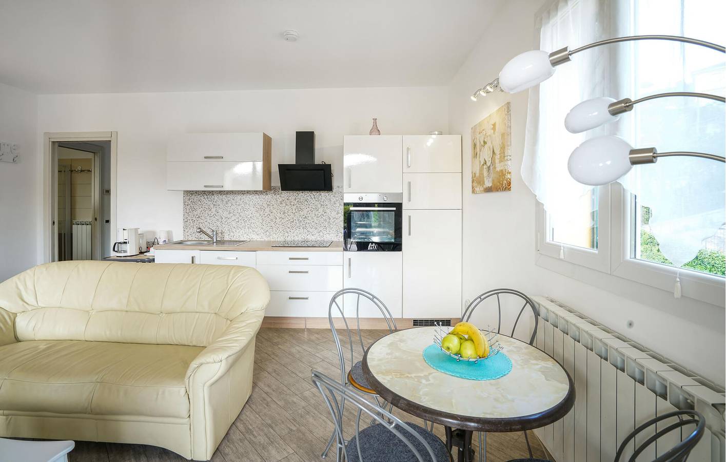 Modernes Apartment mit Terrasse, Garage & WiFi - Nähe Strand & Restaurants in Caramagna Ligure, Imperia