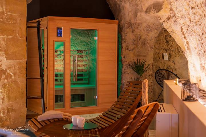 Gîte pour 2 personnes, avec terrasse ainsi que jacuzzi et sauna à Vernou-sur-Brenne - 4