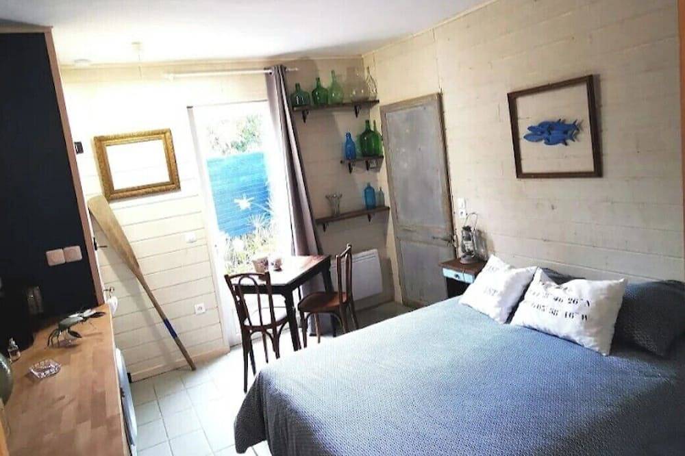 Chambre d'hôtes Gr34 Île de Bréhat  Esprit d'Antan in Ploubazlanec, Côte de Goëlo