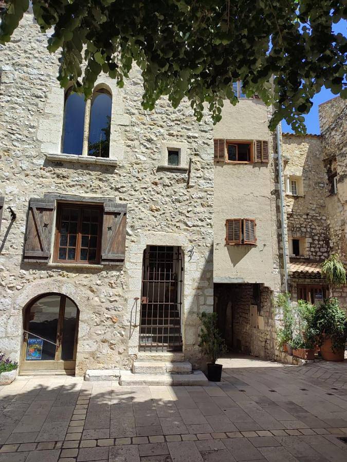 Double Room with Private Bathroom in Vence, Côte méditerranéenne (France)