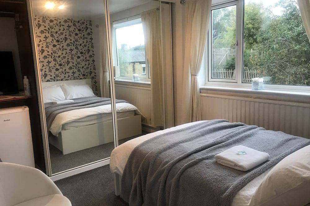 Cozy rooms, parking, wifi, semi-rural, great road networks, off-road cycling. in Bradford, Westliches Yorkshire