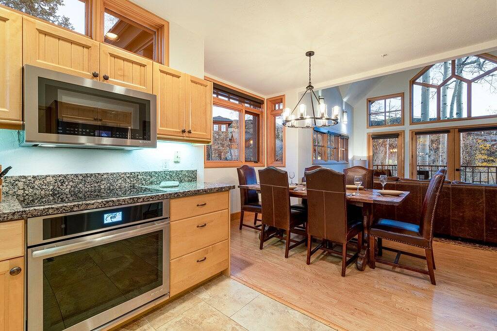 3 Bdr/3 Ba Deluxe Aspen Ridge Townhome, Just Steps from Skiing in Mountain Village, Telluride Ski Resort