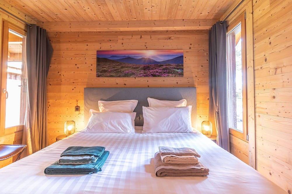 Lujoso lodge con spa privado y acceso a campo de golf y piscina, ideal para familias y grupos in Le Chambon-sur-Lignon, Macizo Central