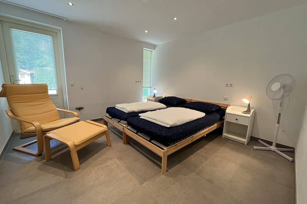 Schöner freistehender Bungalow mit privatem Pool und einem großen, in Scharendijke, Zeeuwse Kust