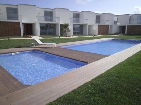 Apartamento para 8 personas, con Balcón y Terraza además de Jardín y Piscina para niños en Sagres