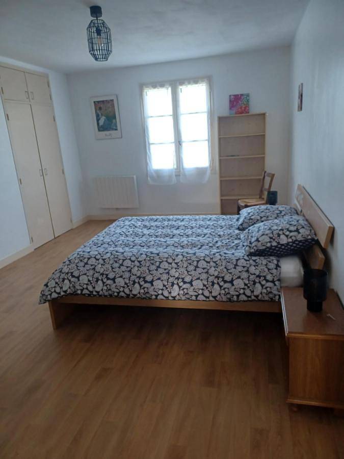 Location de vacances pour 9 personnes, avec Terrasse ainsi que Jardin et Vue à Ornézan
