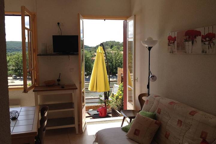 Gîte pour 6 personnes, avec jardin et terrasse, animaux acceptés à Roquebrun - 4