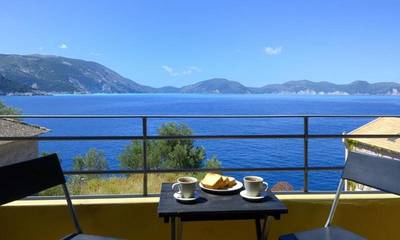 Gîte pour 2 personnes, avec terrasse et vue dans Άσος