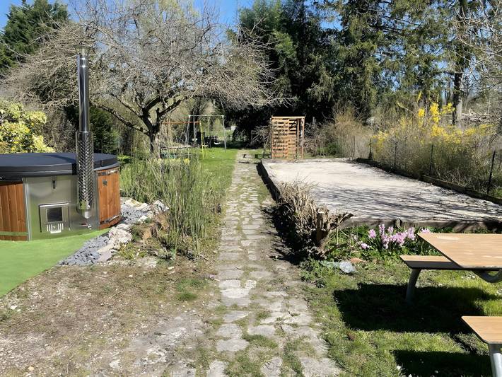 Gîte pour 25 personnes, avec Jacuzzi dans la Meuse
