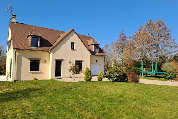 Location de vacances pour 12 personnes, avec Jardin à Saint-Étienne-la-Thillaye