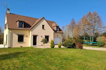 Location de vacances pour 12 personnes, avec jardin à Saint-Étienne-la-Thillaye