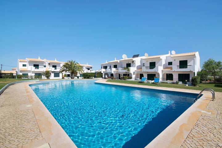 Villa für 5 Personen, mit Balkon und Garten sowie Kinderpool in Albufeira