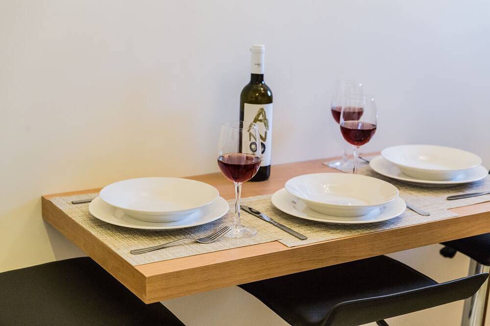 Entire apartment, Newly renovated apartment only 5 minutes away from beach in Chania region
