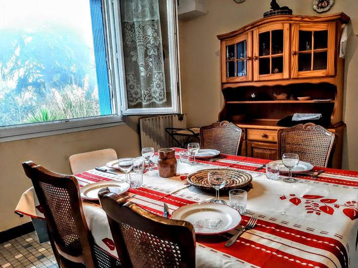 Location de vacances pour 4 personnes, avec piscine ainsi que vue et jardin, animaux acceptés à Port-Sainte-Marie