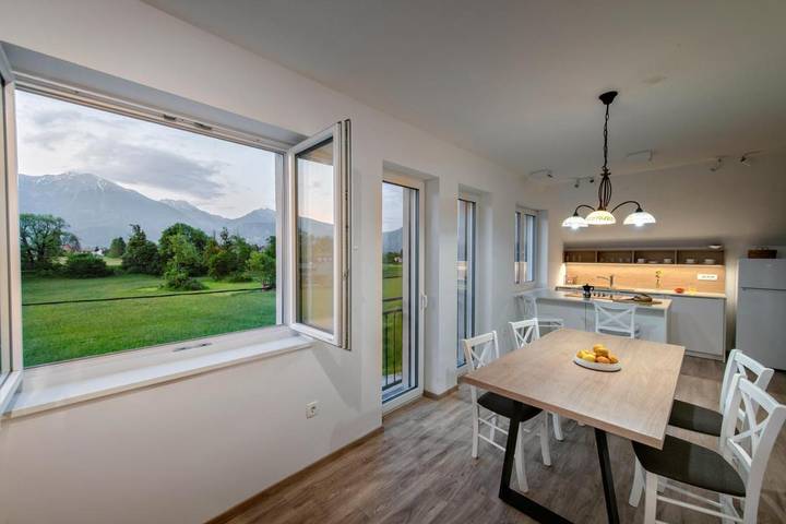 Vakantiewoning voor 4 personen, met uitzicht en tuin in Bled