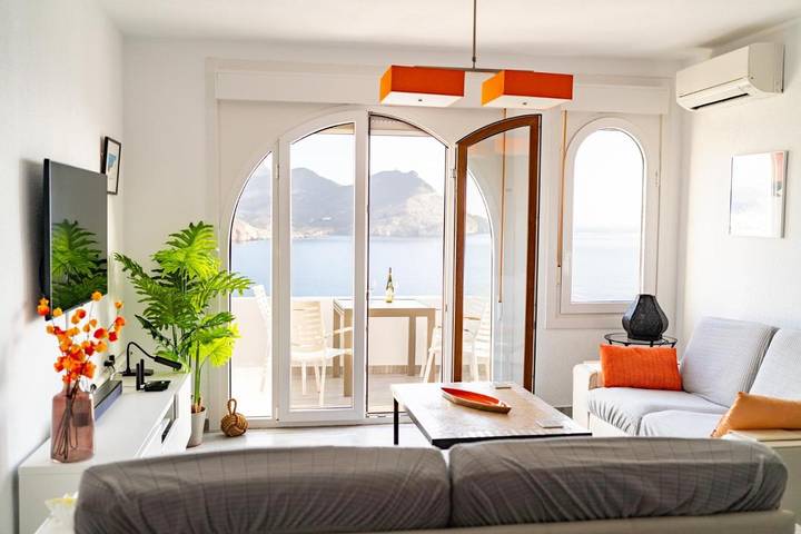Casa para 4 personas, con vistas además de terraza y piscina en Cabo de Gata