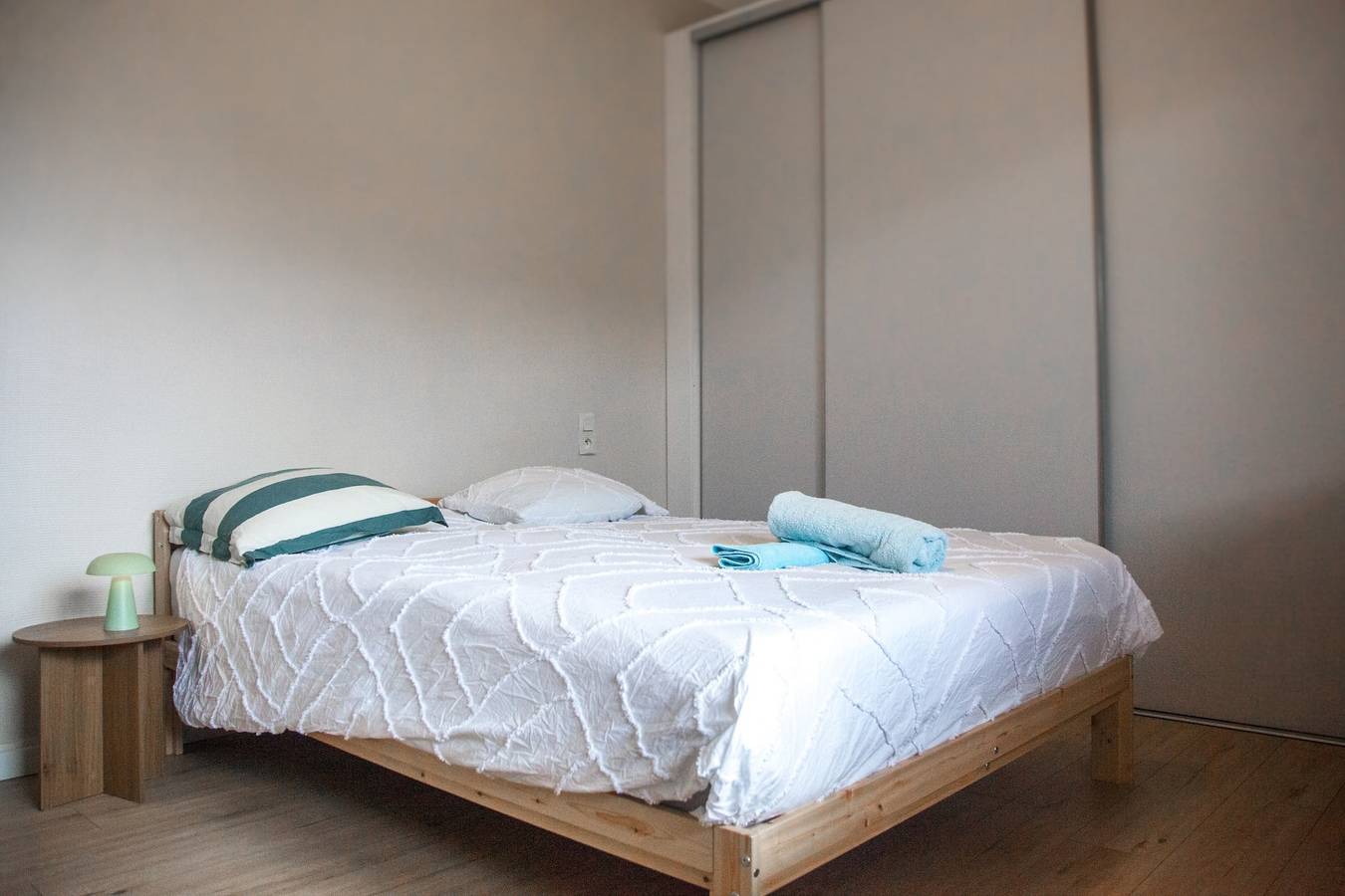 Appartement entier, Appartement refait à neuf proche commerces in Saint-Nazaire, Côte d'Amour