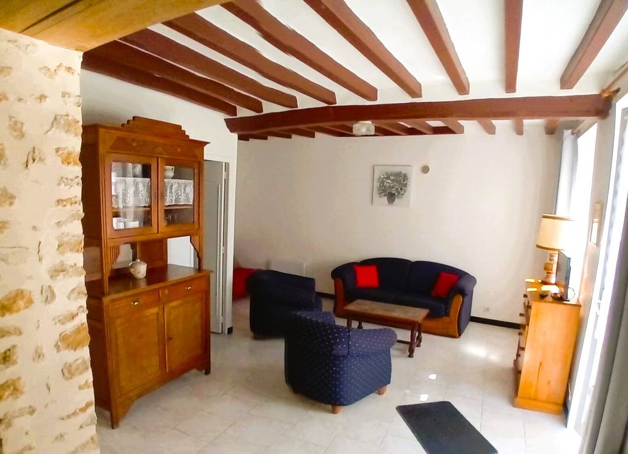 Landhaus mit privater Terrasse, eigenem Garten und Wlan in Sainte-Scolasse-sur-Sarthe in Sainte-Scolasse-sur-Sarthe, Alençon und Umgebung
