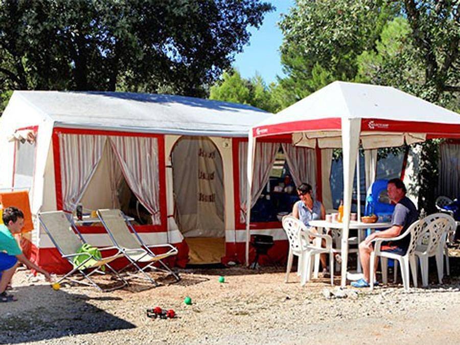 Camping Eurocamping Pacengo - Tienda de lona y madera 5 personas - Bungalow de lona | 2 Dormitorios | 4/5 Personas | Sin baño in Lazise, Montañas Garda
