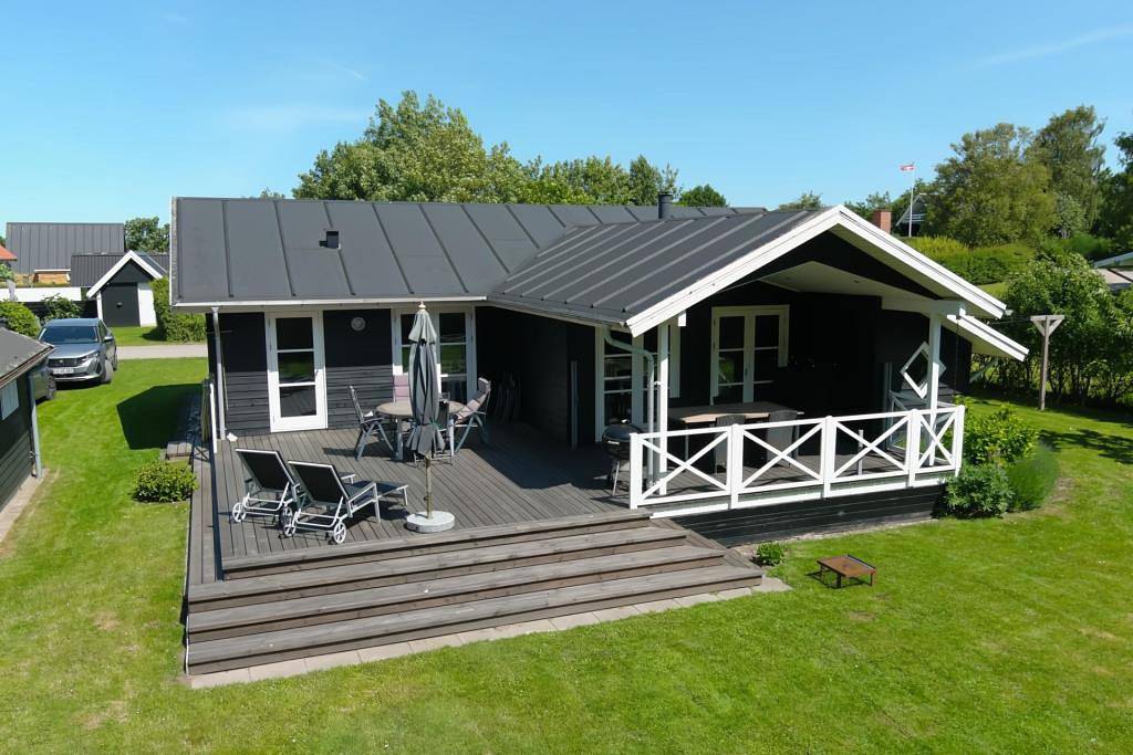  Modernes Ferienhaus mit Whirlpool in idyllischer Lage nördlich von Kerteminde in Langø, Martofte