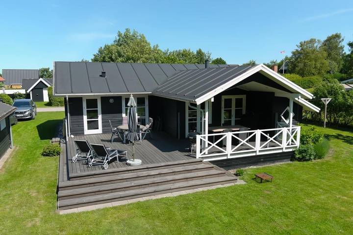 Nyt sommerhus med 3 soverum og spa på det naturskønne Langø nord for Kerteminde in Langø, Martofte