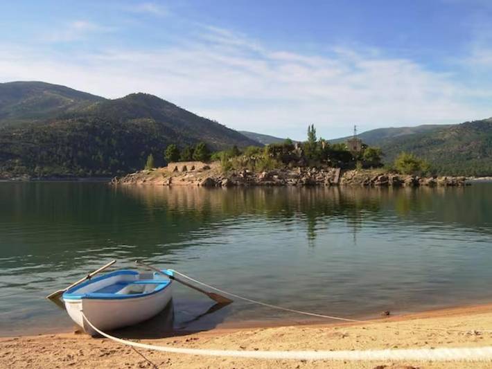 Casa rural para 2 personas, con Terraza y Jardín además de Vistas y Vistas al lago en El Barraco - 4