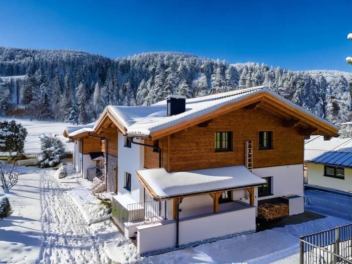 Chalet voor 10 personen, with Balkon and Terras as well as Tuin and Sauna in Wagrain