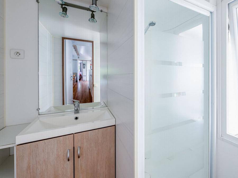 Camping Paradis Le Coiroux - Mobilheim 4 personen - Mobilheim Classique 2ch 4p S in Aubazines, Brive-la-Gaillarde und Umgebung