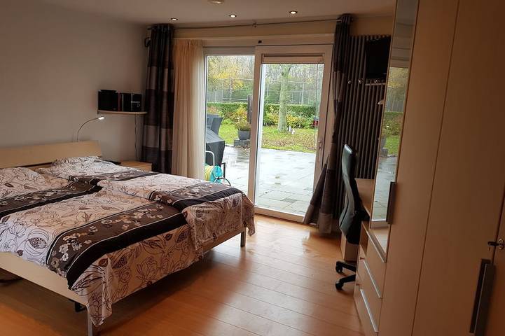 Villa für 8 Personen, mit Garten und Pool sowie Sauna in Scharendijke - 2