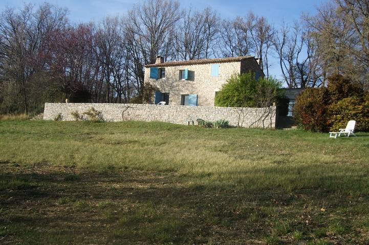 Location de vacances pour 8 personnes, avec Terrasse et Jardin à Sainte-Croix-à-Lauze