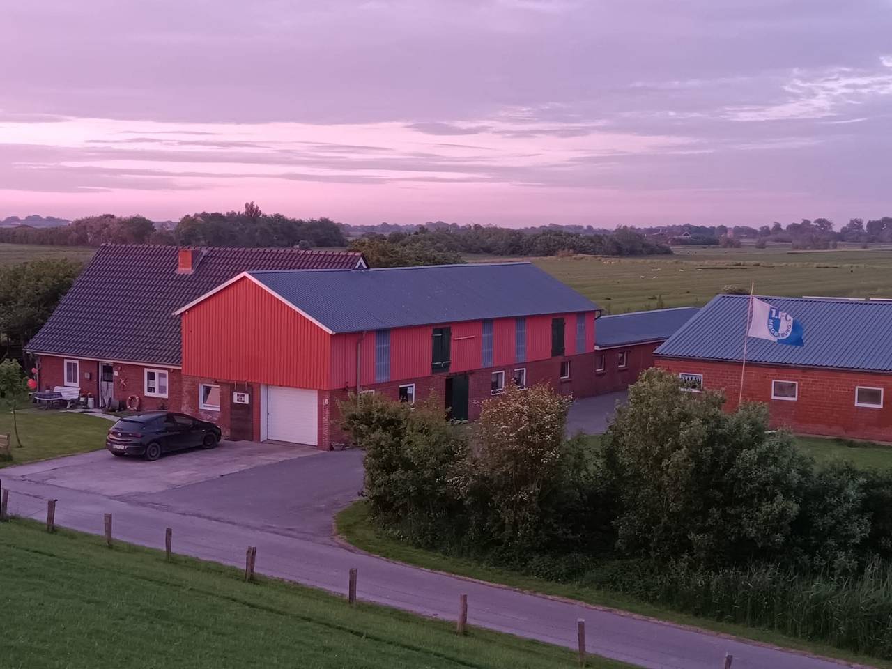 Ganze Wohnung, Apartment „Ferienhof Knudsen, Seepferdchen“ mit Gemeinschaftsterrasse, Garten & Wlan in Pellworm, Nordseeküste