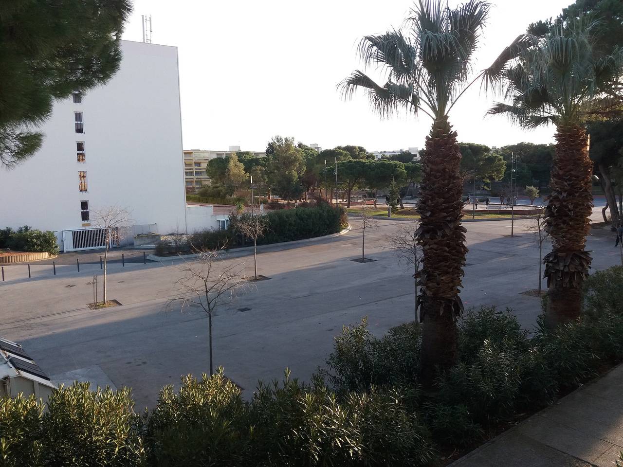 Ganzes Studio, Studio für 2 Pers, ausgestattet, Loggia, Blick auf den Park, Zentrum. in Balaruc-les-Bains, Côte d'Améthyste