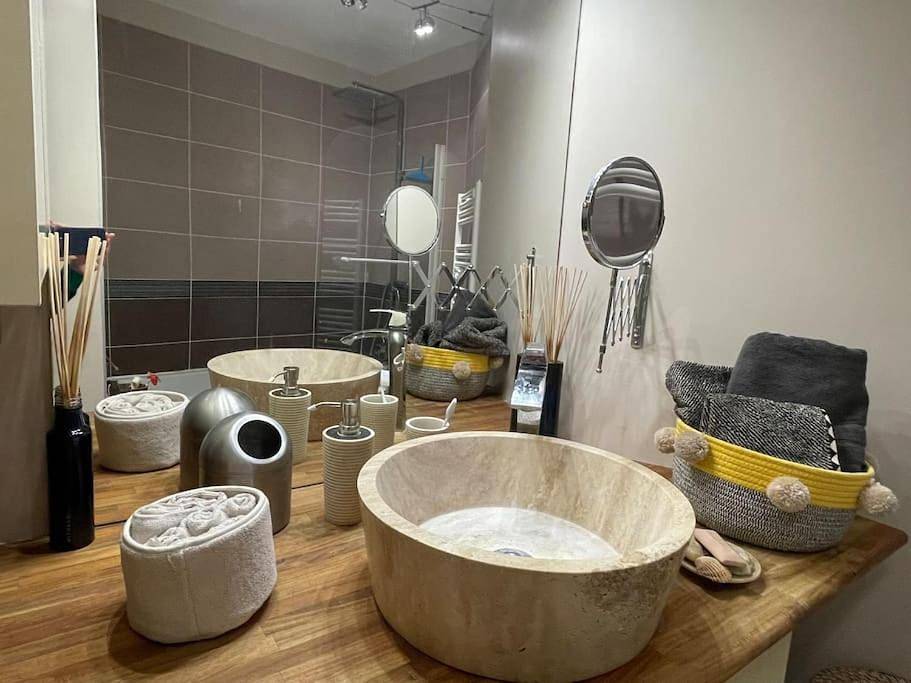 Appartement entier, One-Bedroom Apartment in Senlis, Oise