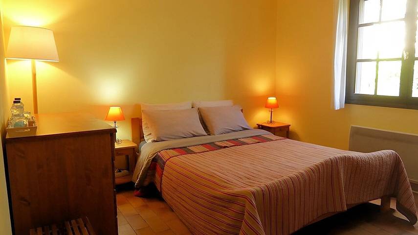 Chambre d’hôte pour 5 personnes, avec jardin dans le Var - 3
