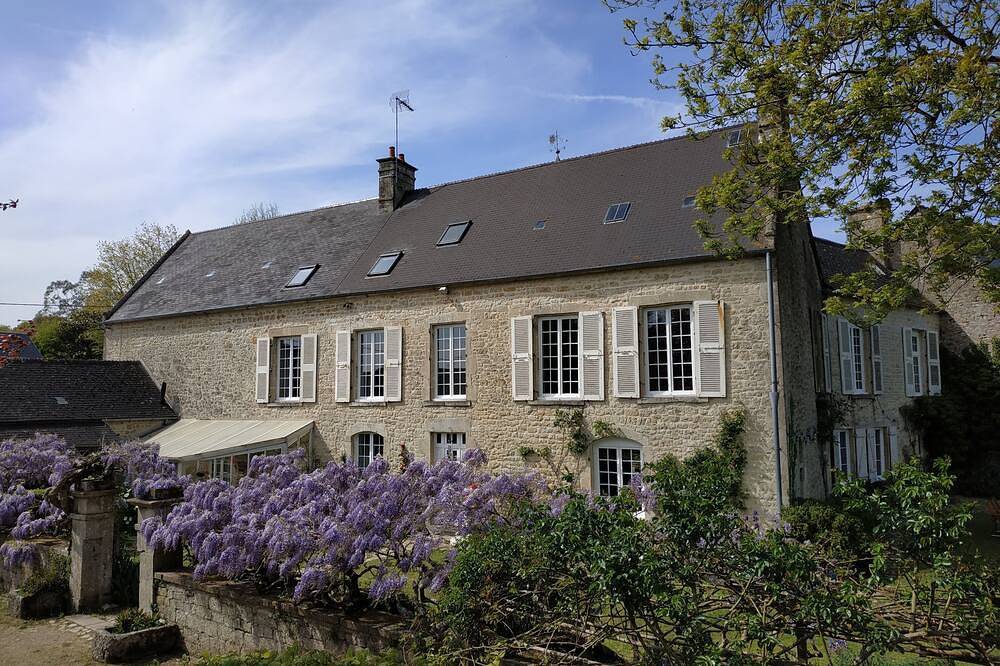 Grande maison familiale à Valognes in Valognes, Côte de la Déroute