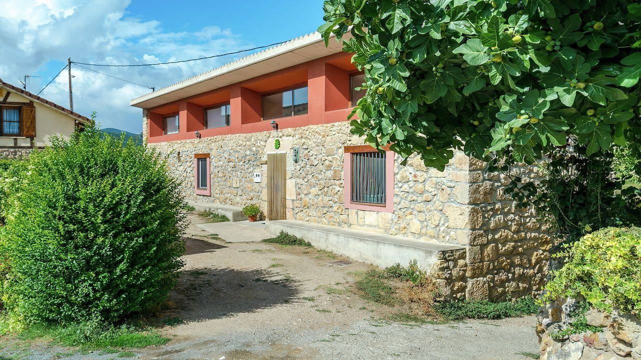 Appartement de vacances entier, Appartement de vacances pour 18 personnes avec terrasse in Salinillas de Buradón/Buradon Gatzaga, Labarrère (Espagne)