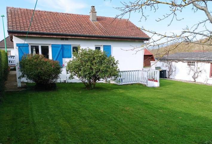 Gîte pour 4 personnes, avec terrasse et jardin