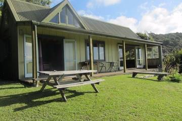 Cottage for 6 Guests in Raglan, Waikato, Picture 4