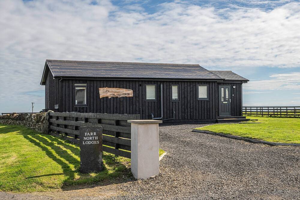 Farr North Lodge 1 By The Sea in Wick, Highlands