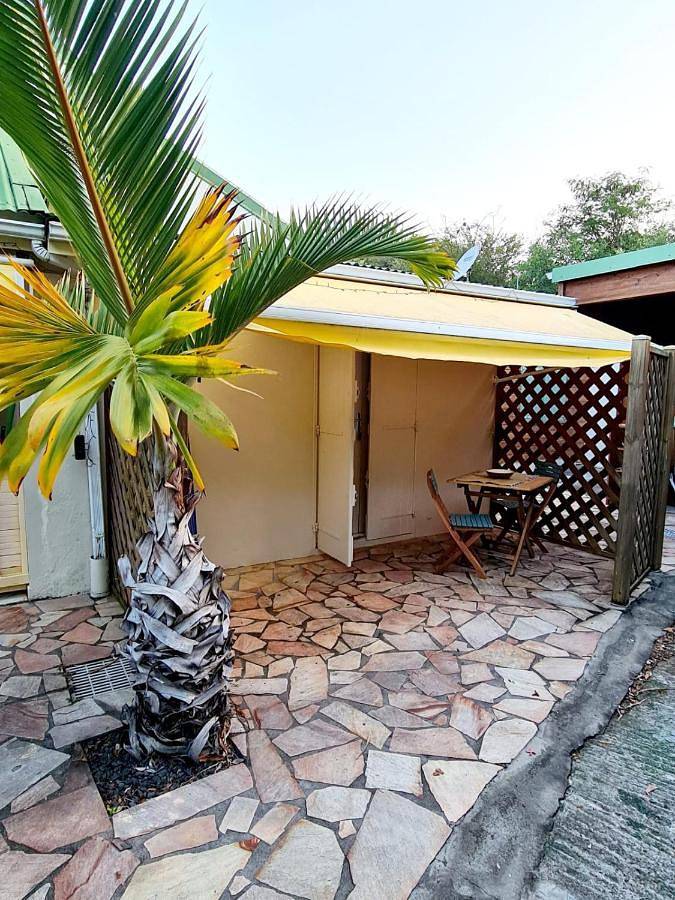 Location de vacances pour 2 personnes, avec jardin et piscine dans Plage de l’Anse Vinaigri - 3