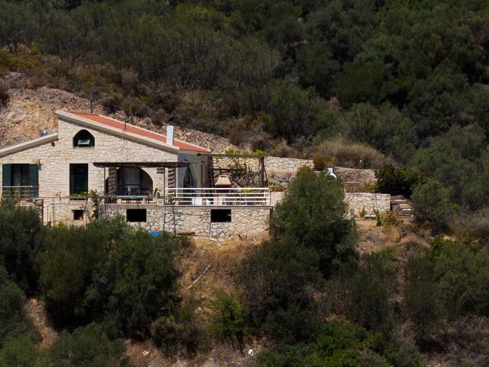 Location de vacances pour 8 personnes, avec piscine et jardin, animaux acceptés dans Stalos - 3