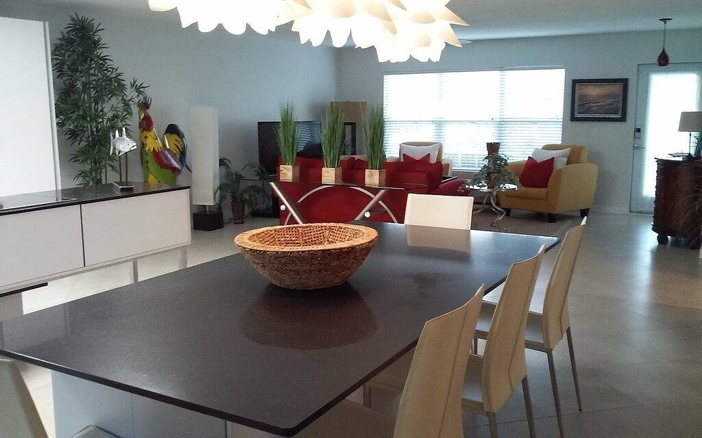 Vanderbilt Beach Bungalow mit großem privaten Pool in Naples Park, North Naples