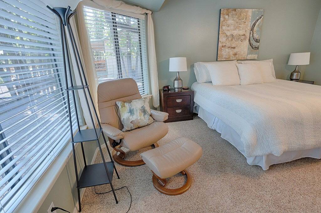 Tranquility and Beauty in the Heart of Pinetop Lakes in Navajo County