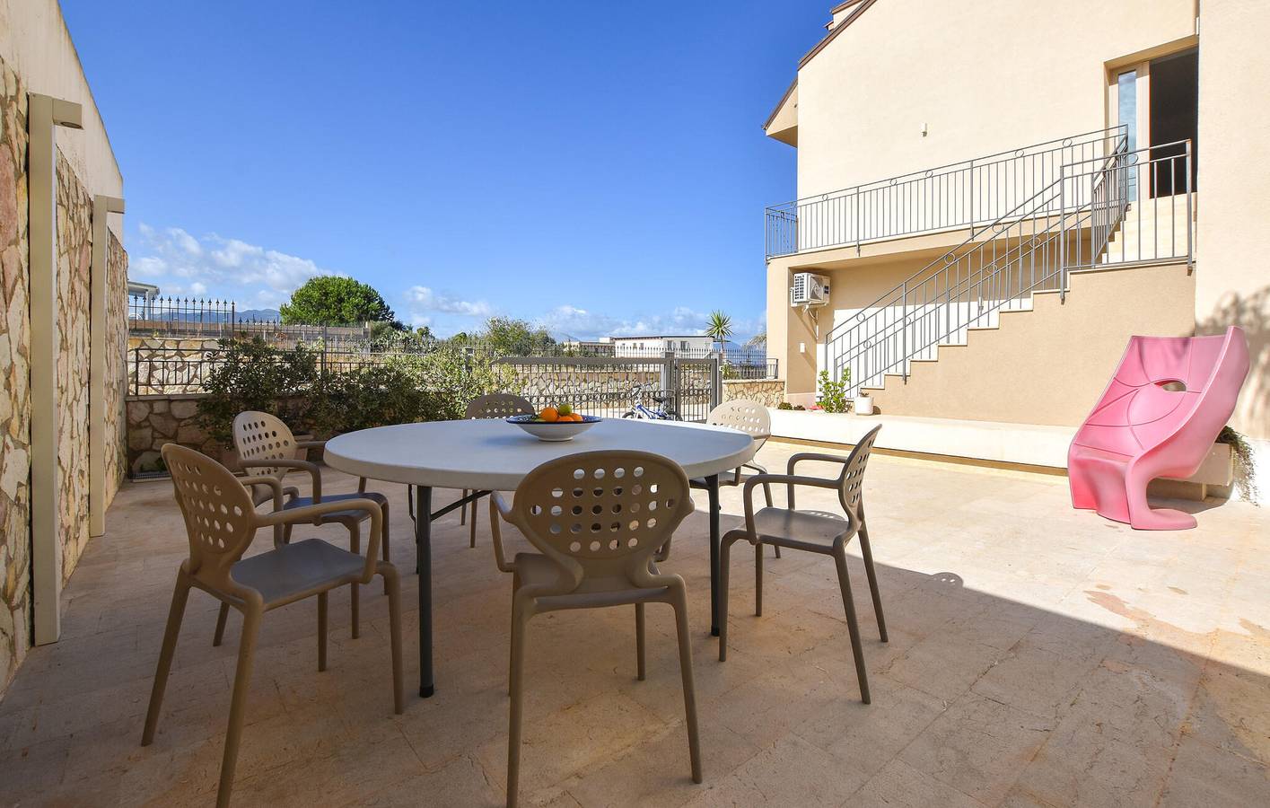 Cozy Apartment with AC, Parking & Terrace 1km from Beach in Palermo Province