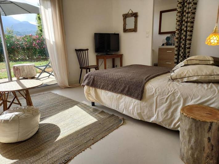 Appartement de vacances pour 2 personnes, avec terrasse ainsi que vue et jardin