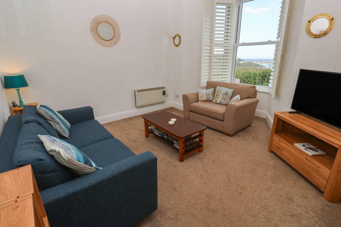 Entire apartment, Apartment 1 Llewellan in Carbis Bay, Cornwall