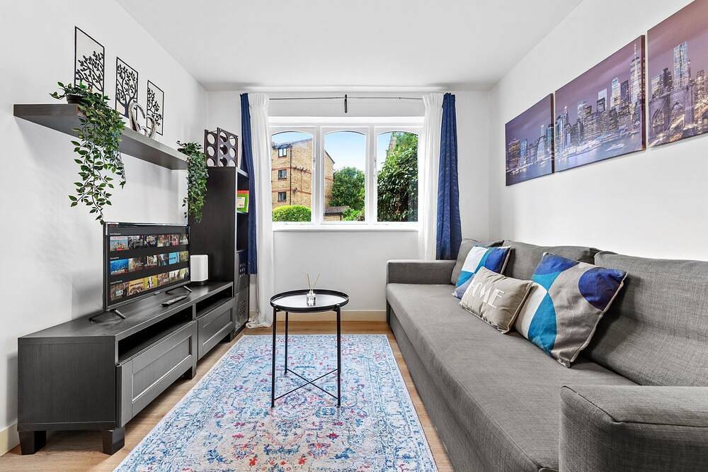 City Centre Modern Flat 10 Mins to London bridge in Lewisham, London