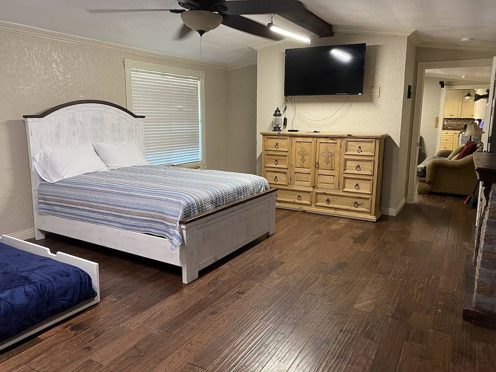 Waterfront 2 bedroom home- in Toledo Bend Reservoir