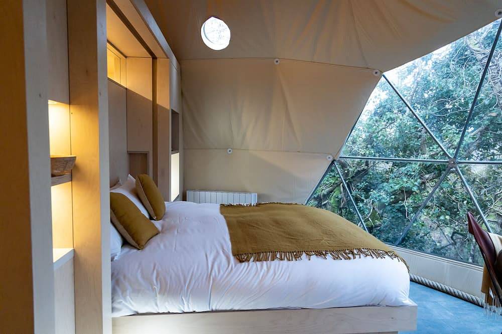 Treehouse Dome @ Fernwood.eco with private sauna in Connemara