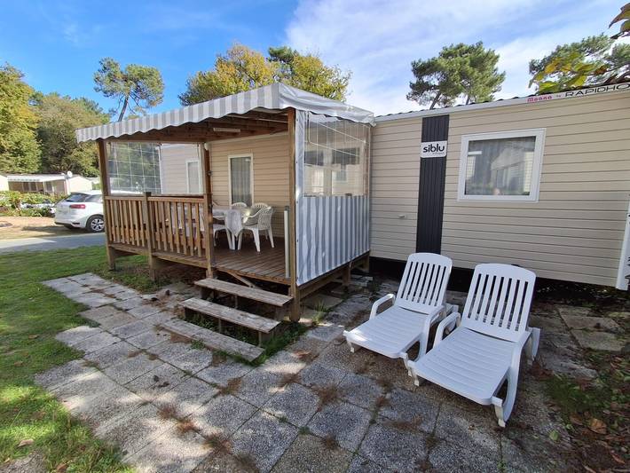 Camping pour 4 personnes, avec jardin et bassin pour enfant à La Tremblade